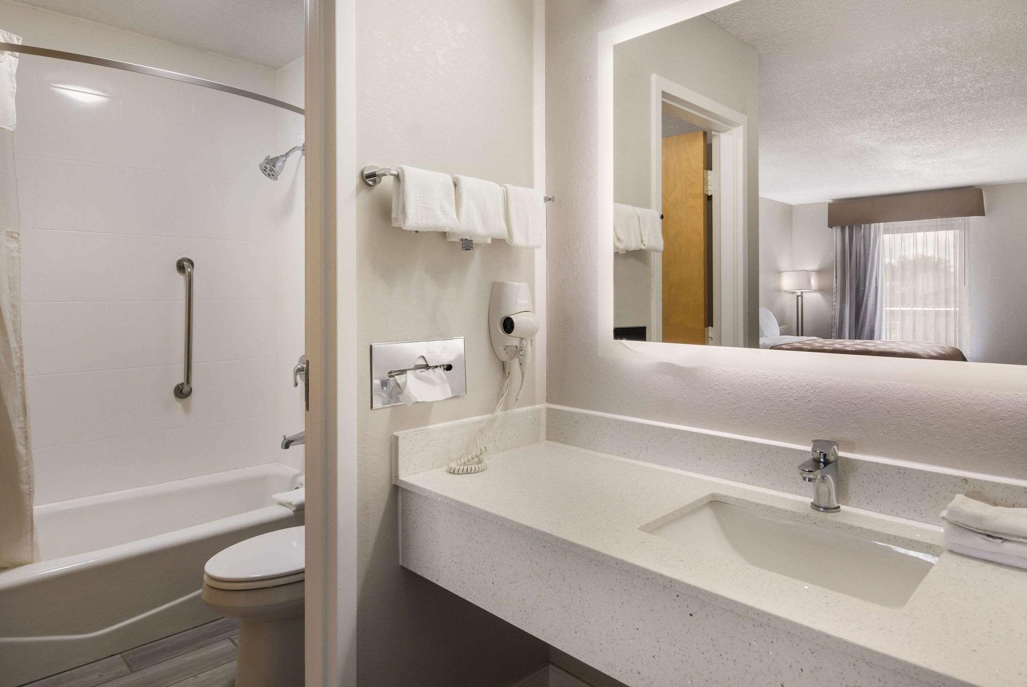 Quality Inn Emporia Eksteriør billede