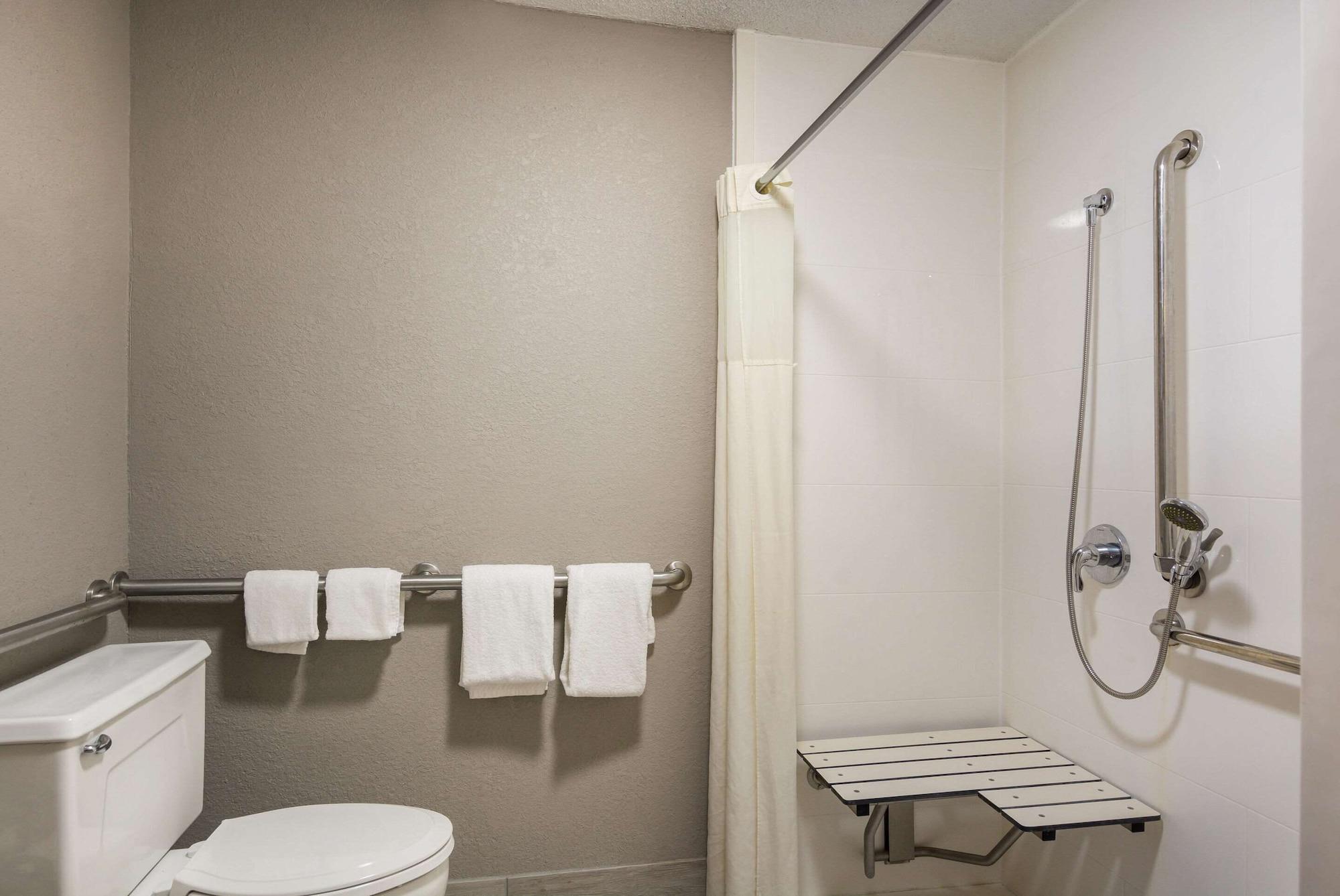 Quality Inn Emporia Eksteriør billede